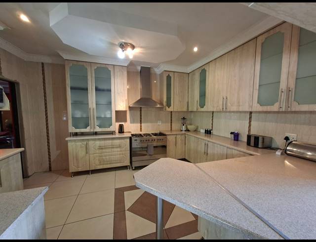 4 BEDROOM HOUSE FOR SALE IN ARCON PARK